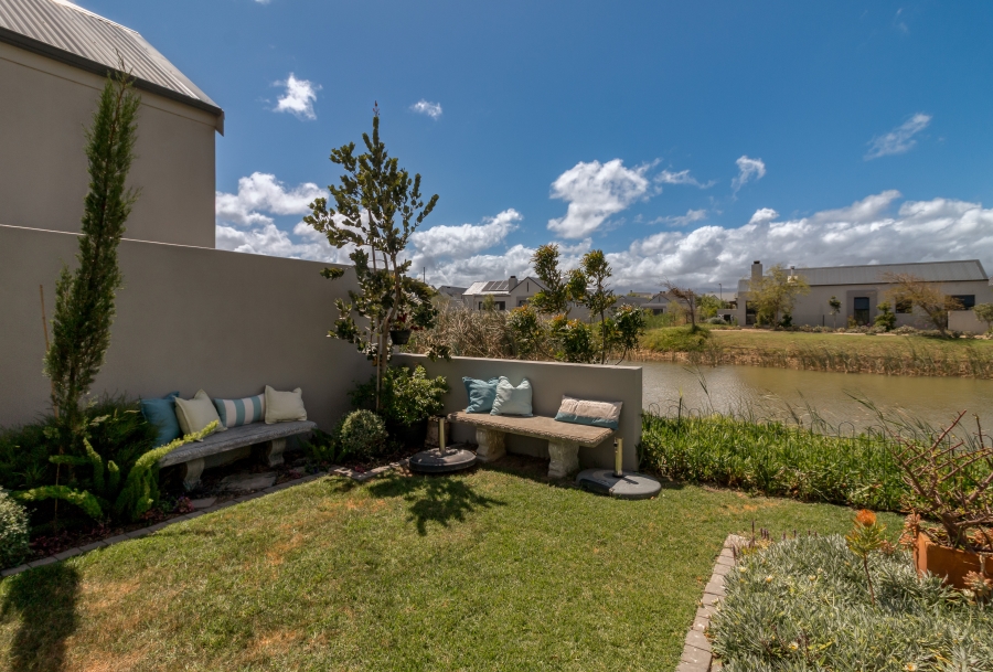 3 Bedroom Property for Sale in Aan de Wijnlanden Western Cape